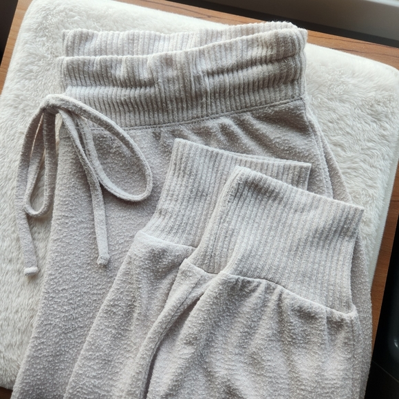 Gap Lounge Beige Joggers - Picture 6 of 6